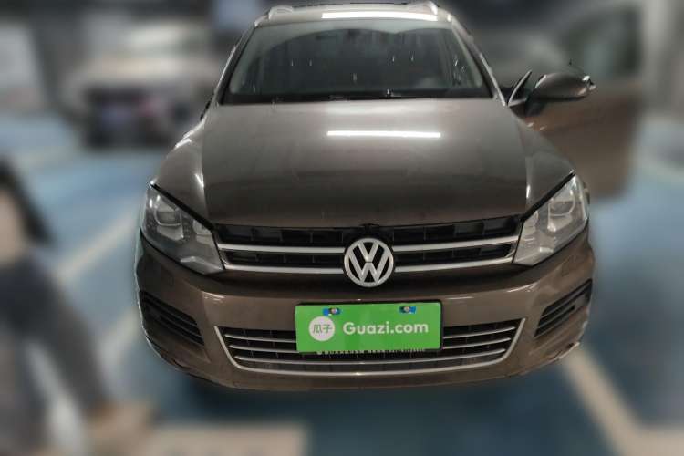 Used Volkswagen Touareg 2011 3.0 TSI High-End Version Front