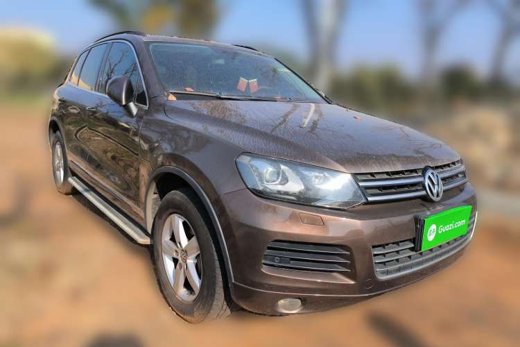 Used Volkswagen Touareg 2011 3.0 TDI Diesel Comfort Version Front Right 45 Deg