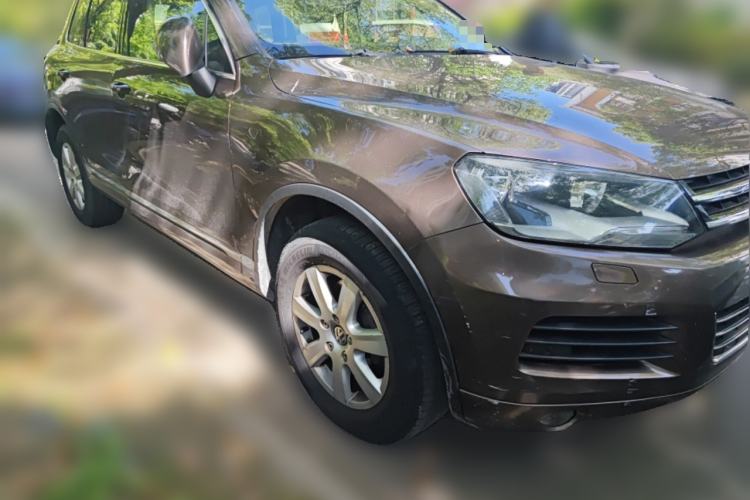 Used Volkswagen Touareg 2011 3.0 TSI Standard Version Front Right 45 Deg