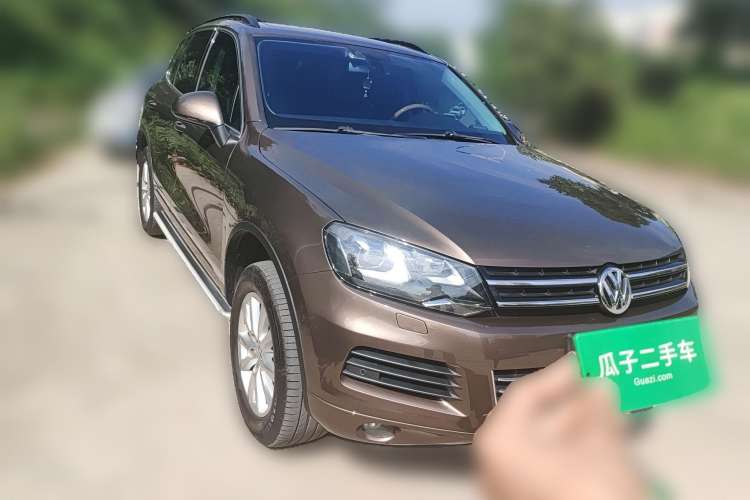 Used Volkswagen Touareg 2011 3.0 TSI High-End Version Front Right 45 Deg