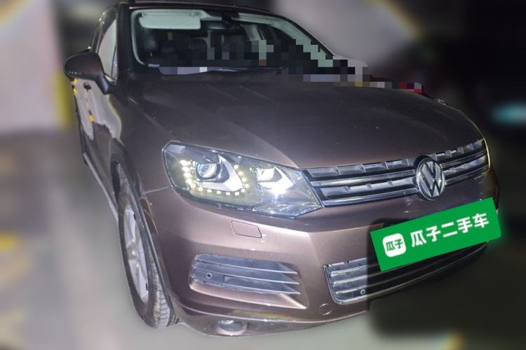 Used Volkswagen Touareg 2011 3.0 TSI Comfort Version Front Right 45 Deg