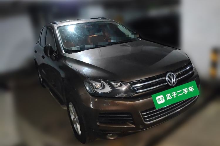 Used Volkswagen Touareg 2011 3.0 TSI Comfort Version Front Right 45 Deg