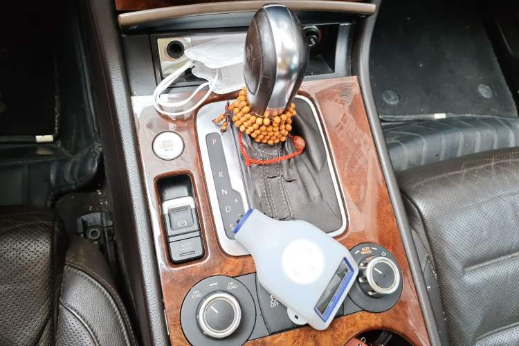 Used Volkswagen Touareg 2011 3.0 TSI Luxury Edition Gear Lever