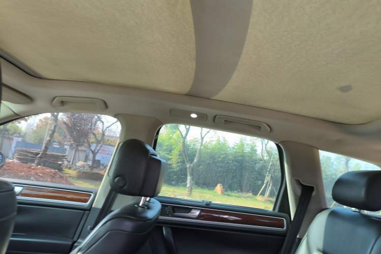 Used Volkswagen Touareg 2011 3.0 TDI Diesel Comfort Version Headliner