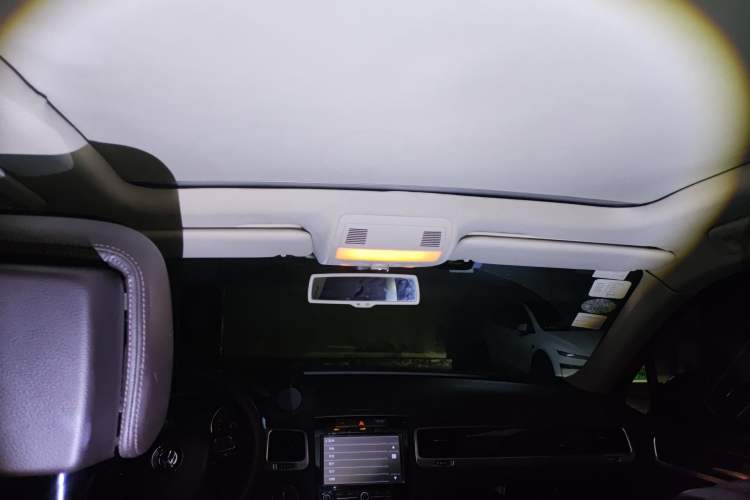 Used Volkswagen Touareg 2011 3.0 TSI Standard Version Headliner