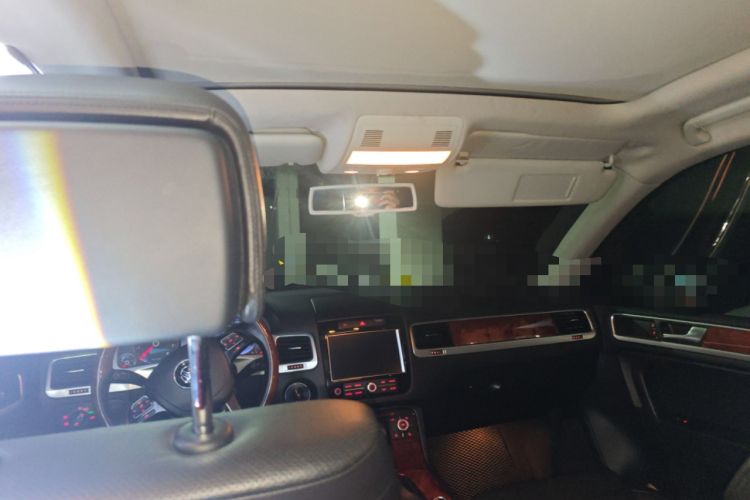 Used Volkswagen Touareg 2011 3.0 TSI Comfort Version Headliner