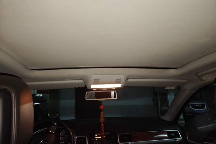 Used Volkswagen Touareg 2011 3.0 TDI Diesel Standard Version Headliner