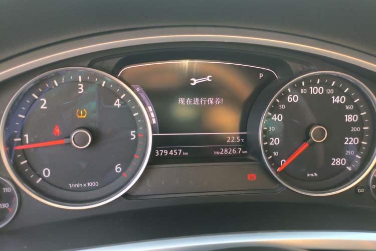 Used Volkswagen Touareg 2011 3.0 TDI Diesel Comfort Version Instrument Cluster