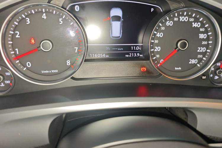 Used Volkswagen Touareg 2011 3.0 TSI Comfort Version Instrument Cluster