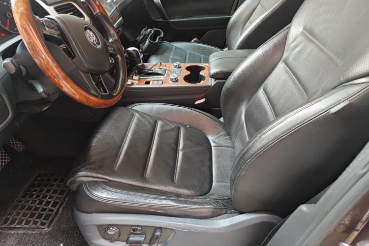 Used Volkswagen Touareg 2011 3.0 TSI Comfort Version Left Front Seat