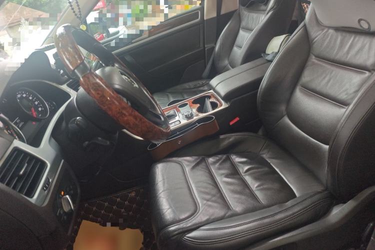 Used Volkswagen Touareg 2011 3.0 TSI Standard Version Left Front Seat