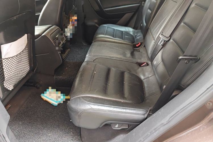 Used Volkswagen Touareg 2011 3.0 TSI Comfort Version Left Rear Seat
