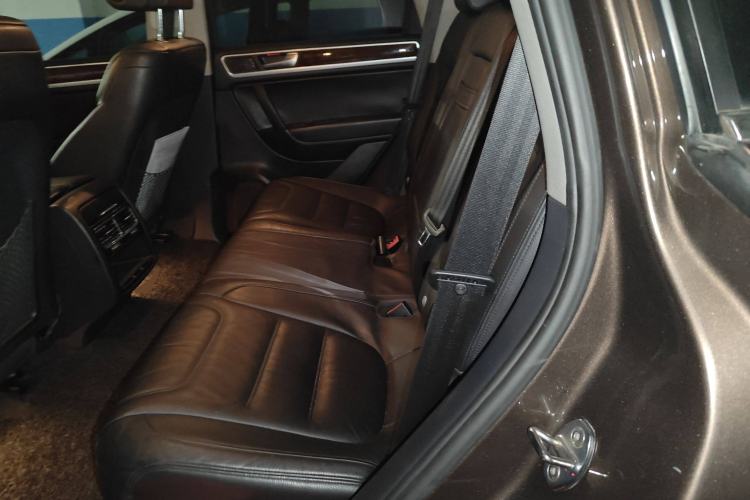 Used Volkswagen Touareg 2011 3.0 TDI Diesel Standard Version Left Rear Seat