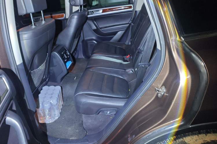 Used Volkswagen Touareg 2011 3.0 TSI Comfort Version Left Rear Seat