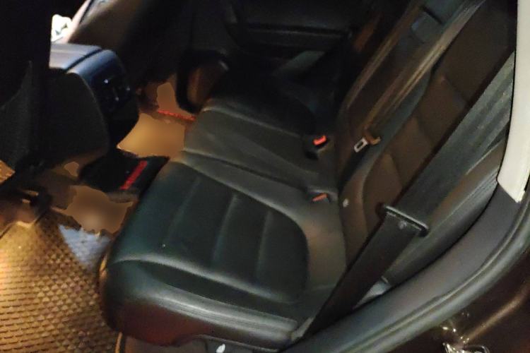 Used Volkswagen Touareg 2011 3.0 TSI Comfort Version Left Rear Seat