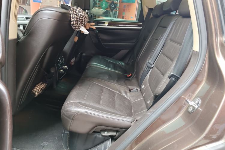 Used Volkswagen Touareg 2011 3.0 TSI Luxury Edition Left Rear Seat