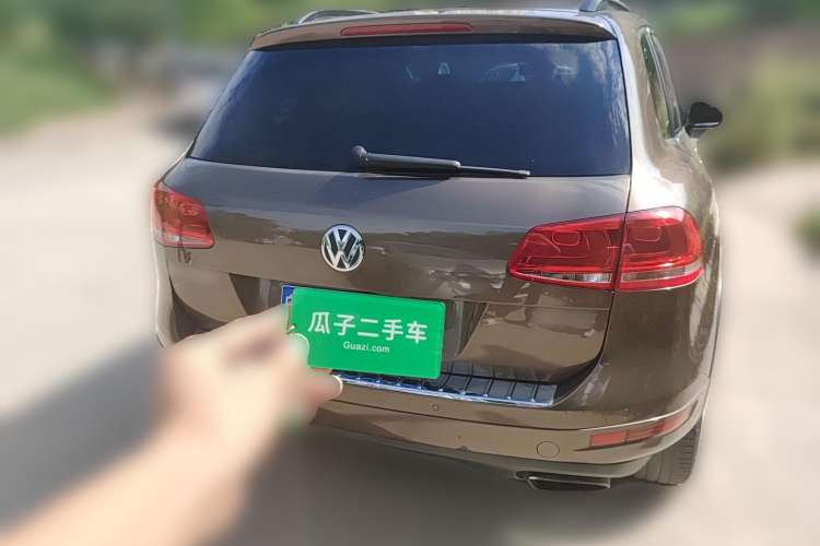 Used Volkswagen Touareg 2011 3.0 TSI High-End Version Rear