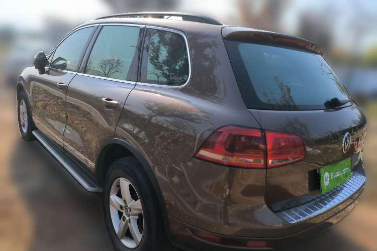 Used Volkswagen Touareg 2011 3.0 TDI Diesel Comfort Version Rear Left 45 Deg