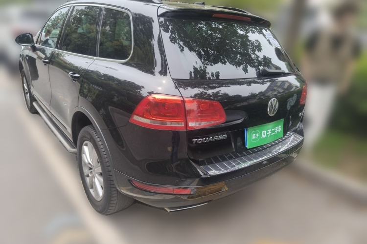 Used Volkswagen Touareg 2011 3.0 TSI High-End Version Rear Left 45 Deg