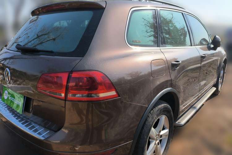 Used Volkswagen Touareg 2011 3.0 TDI Diesel Comfort Version Rear Right 45 Deg