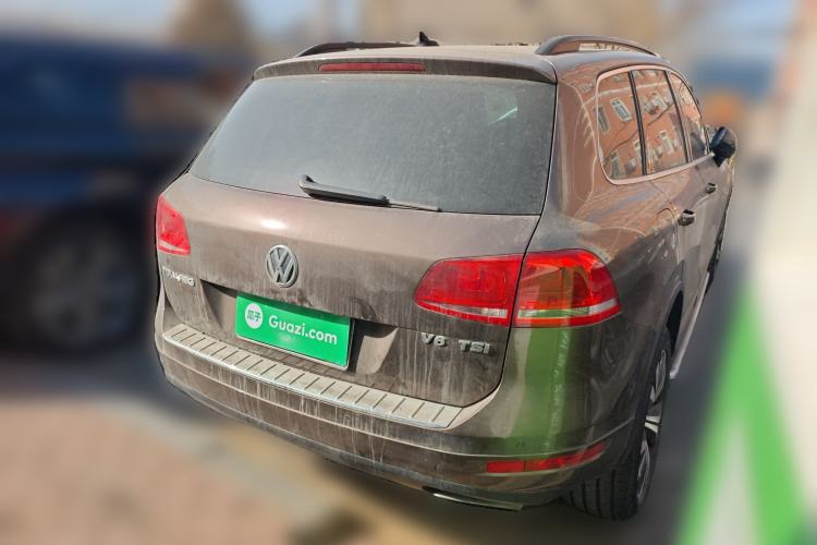 Used Volkswagen Touareg 2011 3.0 TSI High-End Version Rear Right 45 Deg