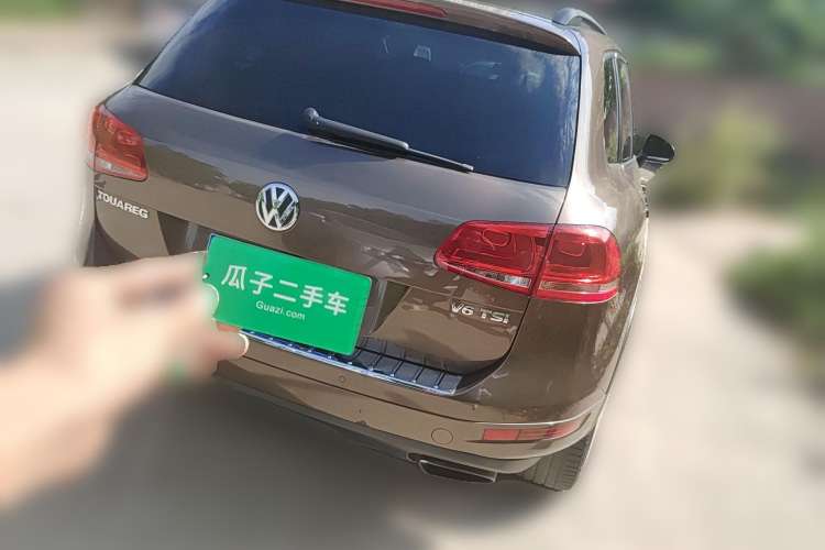 Used Volkswagen Touareg 2011 3.0 TSI High-End Version Rear Right 45 Deg