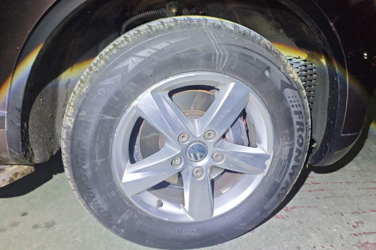 Used Volkswagen Touareg 2011 3.0 TSI Comfort Version Right Front Wheel Hub