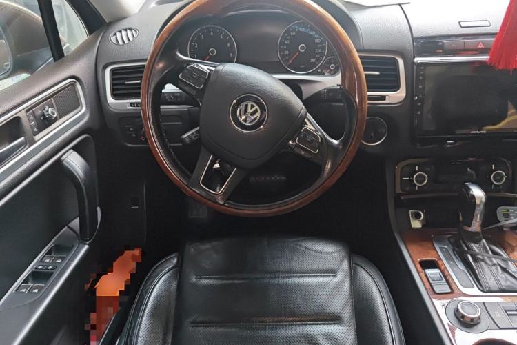 Used Volkswagen Touareg 2011 3.0 TSI Comfort Version Steering Wheel