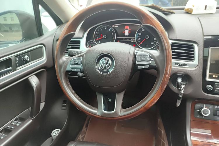 Used Volkswagen Touareg 2011 3.0 TSI Standard Version Steering Wheel