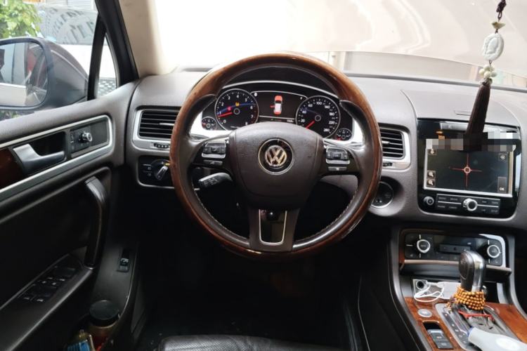 Used Volkswagen Touareg 2011 3.0 TSI Luxury Edition Steering Wheel
