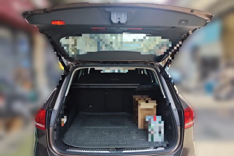 Used Volkswagen Touareg 2011 3.0 TSI Comfort Version Trunk