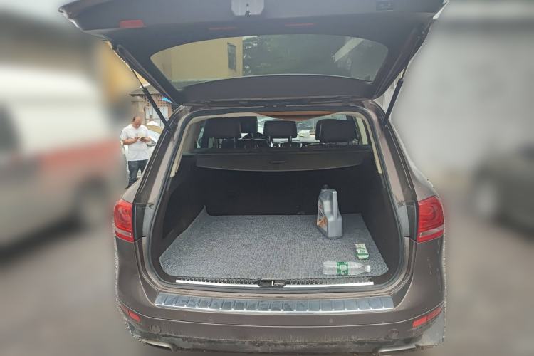 Used Volkswagen Touareg 2011 3.0 TSI Standard Version Trunk