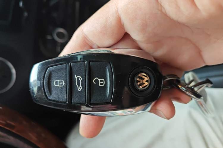 Used Volkswagen Touareg 2011 3.0 TSI Comfort Version Vehicle Key
