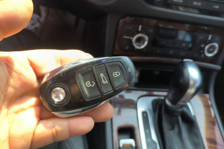 Used Volkswagen Touareg 2011 3.0 TDI Diesel Comfort Version Vehicle Key
