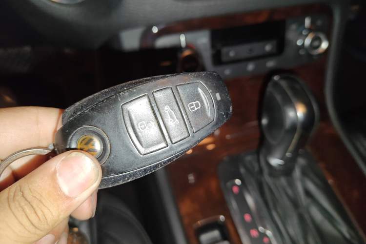 Used Volkswagen Touareg 2011 3.0 TDI Diesel Standard Version Vehicle Key