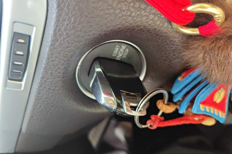 Used Volkswagen Touareg 2011 3.0 TSI Standard Version Vehicle Key