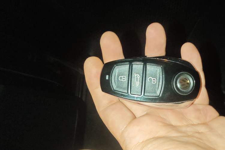 Used Volkswagen Touareg 2011 3.0 TSI Comfort Version Vehicle Key