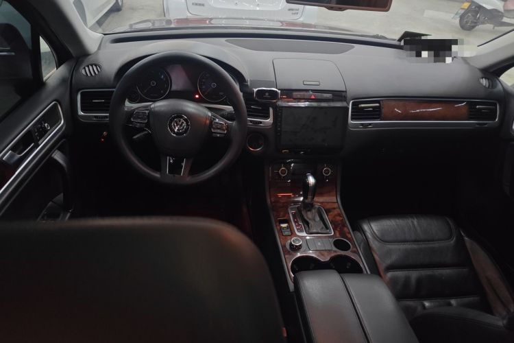 Used Volkswagen Touareg 2011 3.0 TSI Standard Version Center Console