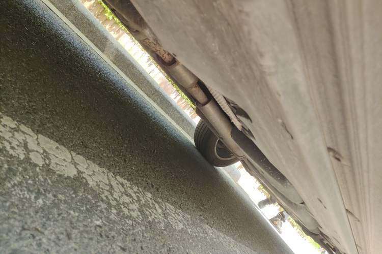 Used Volkswagen Touareg  Chassis Front Left