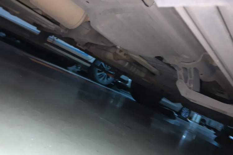 Used Volkswagen Touareg 2011 3.0 TSI Comfort Version Chassis Front Left
