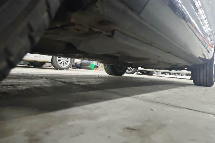 Used Volkswagen Touareg 2011 3.0 TSI Standard Version Chassis Front Left