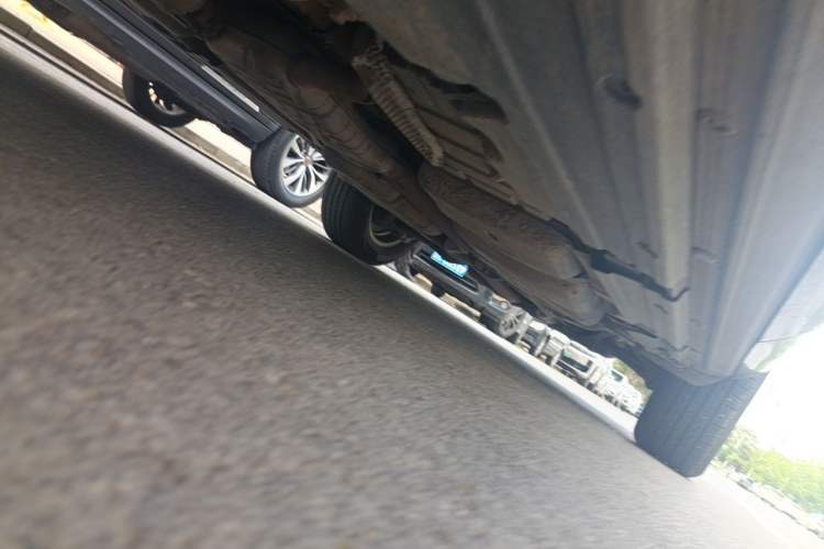 Used Volkswagen Touareg 2011 3.0 TSI Comfort Version Chassis Front Left