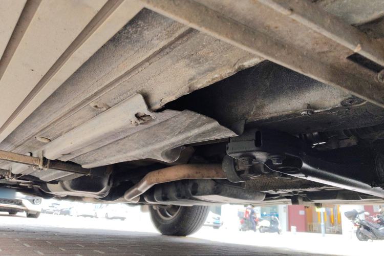 Used Volkswagen Touareg 2011 3.0 TDI Diesel Standard Version Chassis Front Right