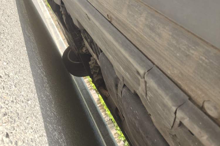Used Volkswagen Touareg  Chassis Rear Left