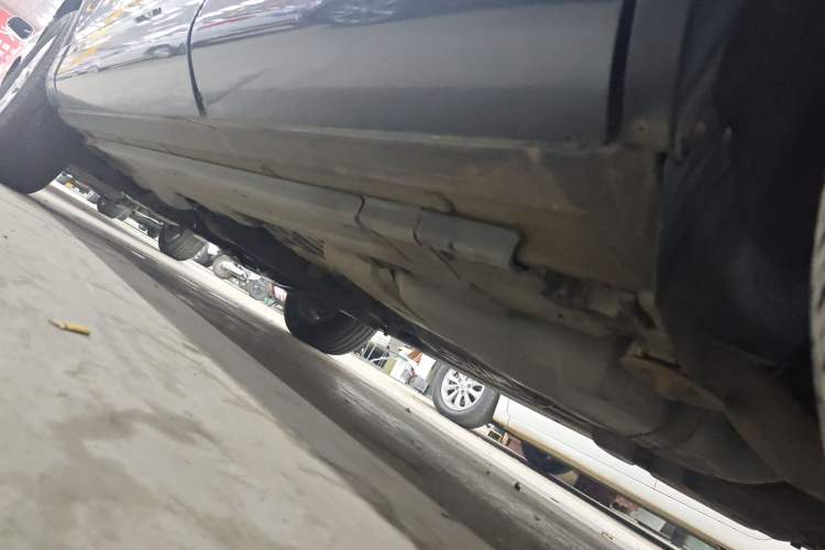 Used Volkswagen Touareg 2011 3.0 TSI Standard Version Chassis Rear Left