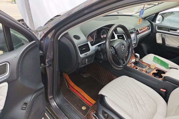 Used Volkswagen Touareg 2011 3.0 TSI Standard Version Driver Seat