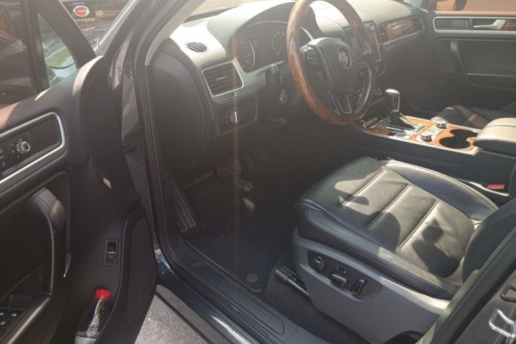 Used Volkswagen Touareg 2011 3.0 TSI Comfort Version Driver Seat