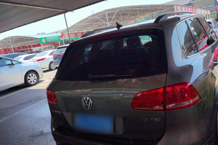 Used Volkswagen Touareg 2011 3.0 TSI Comfort Version Exterior 4