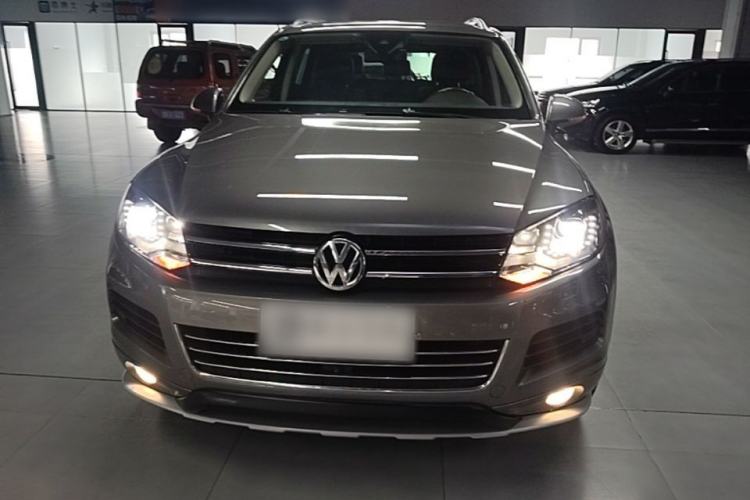 Used Volkswagen Touareg 2011 3.0 TSI Luxury Edition Front