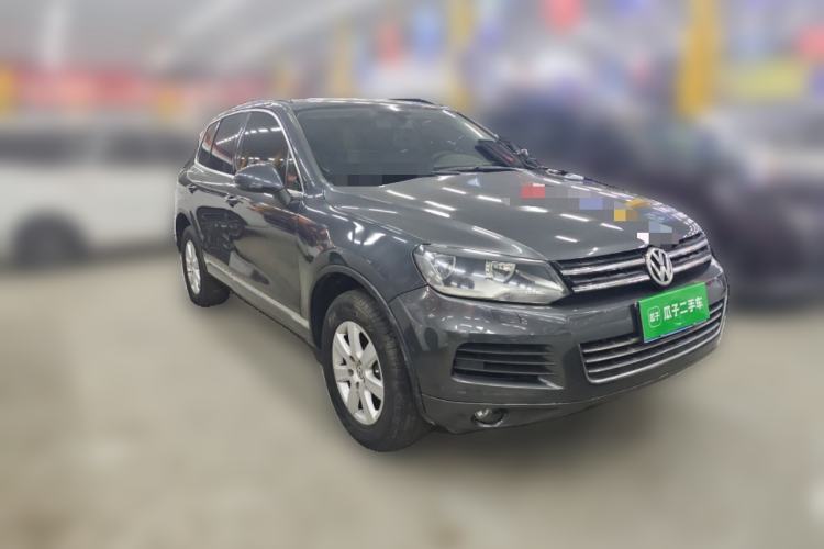 Used Volkswagen Touareg 2011 3.0 TSI Standard Version Front Right 45 Deg